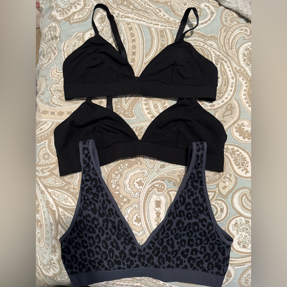 Black and Leopard One size Women's Bralette & Two Old Navy M Black Bralette Set